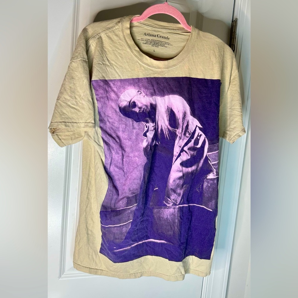 Ariana grande 2019 Sweetener tee